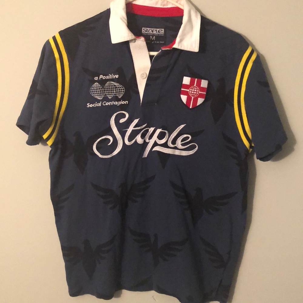 Staple polo